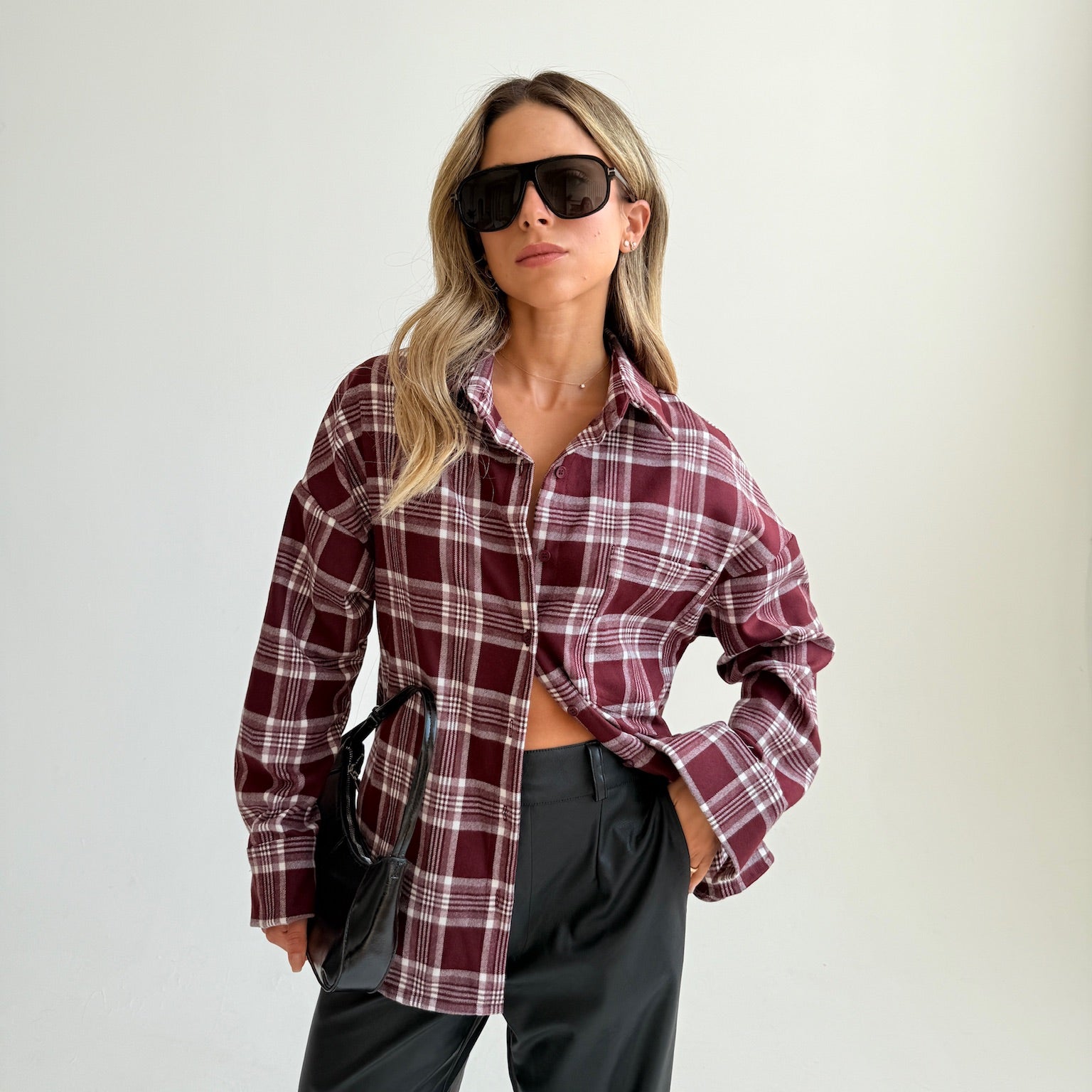 מכופתרת | סטיב