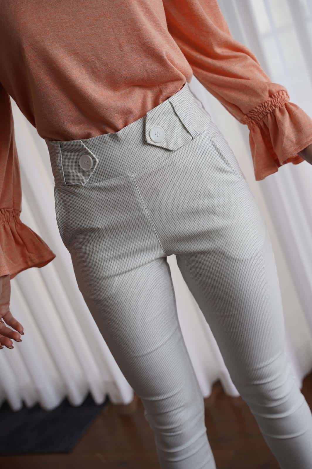 מכנסיים לנשים, מכנס ברברה כפתור